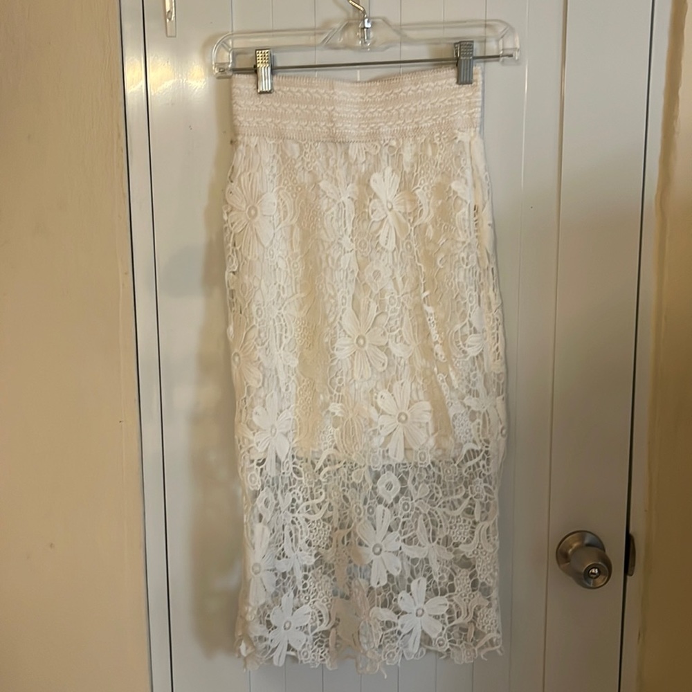 Decree white skirt